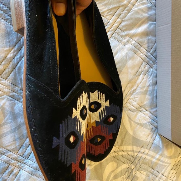 Embroidered Venetian leather loafers - Picture 6 of 7